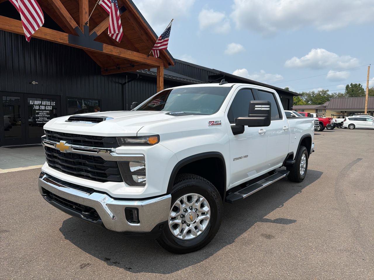 Used 2025 Chevrolet Silverado 2500 LT AWD/4WD image 1