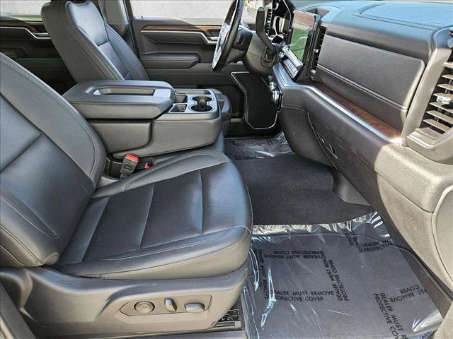 Used 2025 GMC Sierra 1500 SLT AWD/4WD image 18