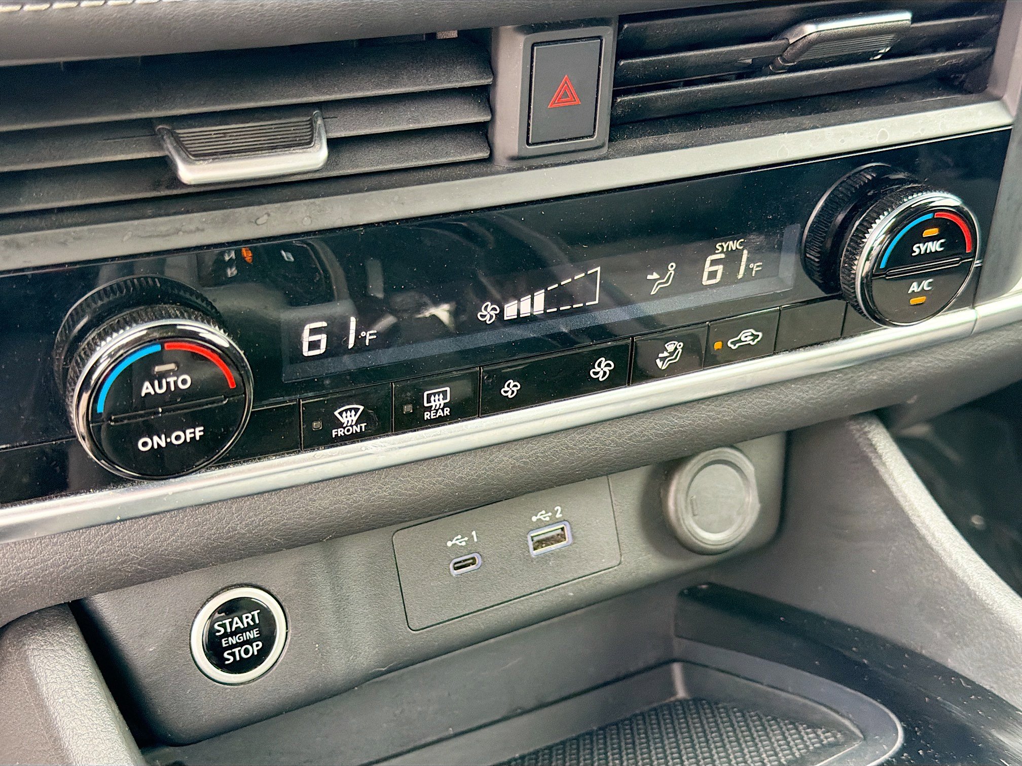 Used 2023 Nissan Rogue SV image 32