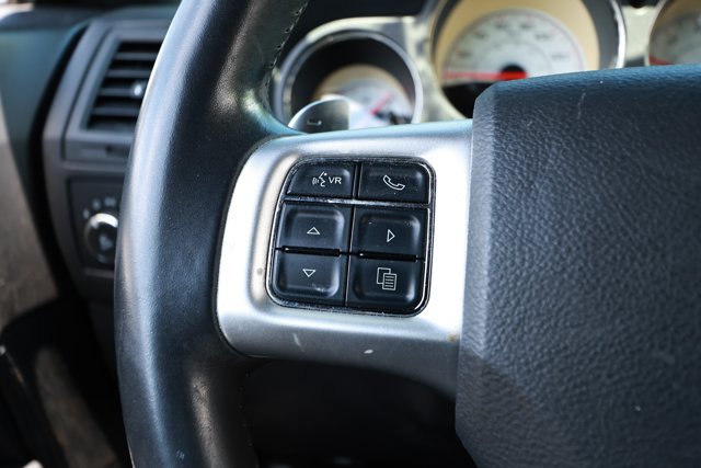 Used 2014 Dodge Challenger SXT RWD image 12