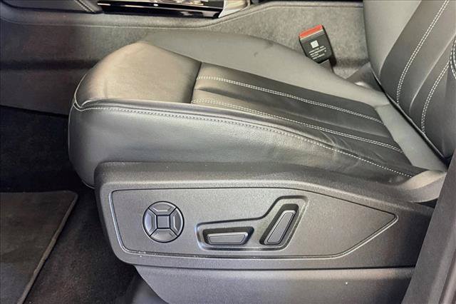 Used 2025 Audi Q5 Premium w/ Convenience Package AWD/4WD image 17