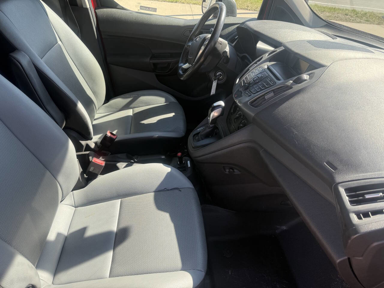 Used 2017 Ford Transit Connect XL image 12