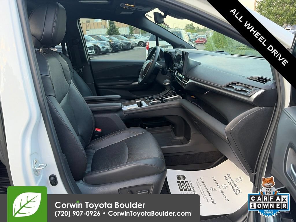 Used 2025 Toyota Sienna Platinum AWD/4WD image 12