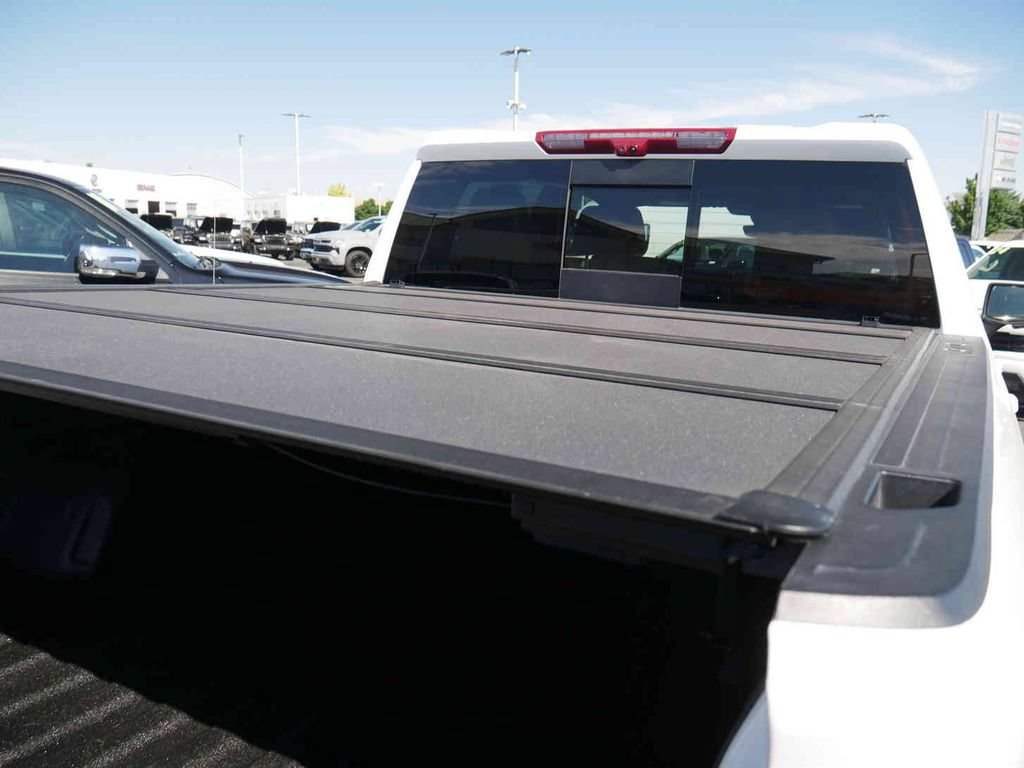 Used 2025 GMC Sierra 1500 AT4 w/ AT4 Premium Package AWD/4WD image 11