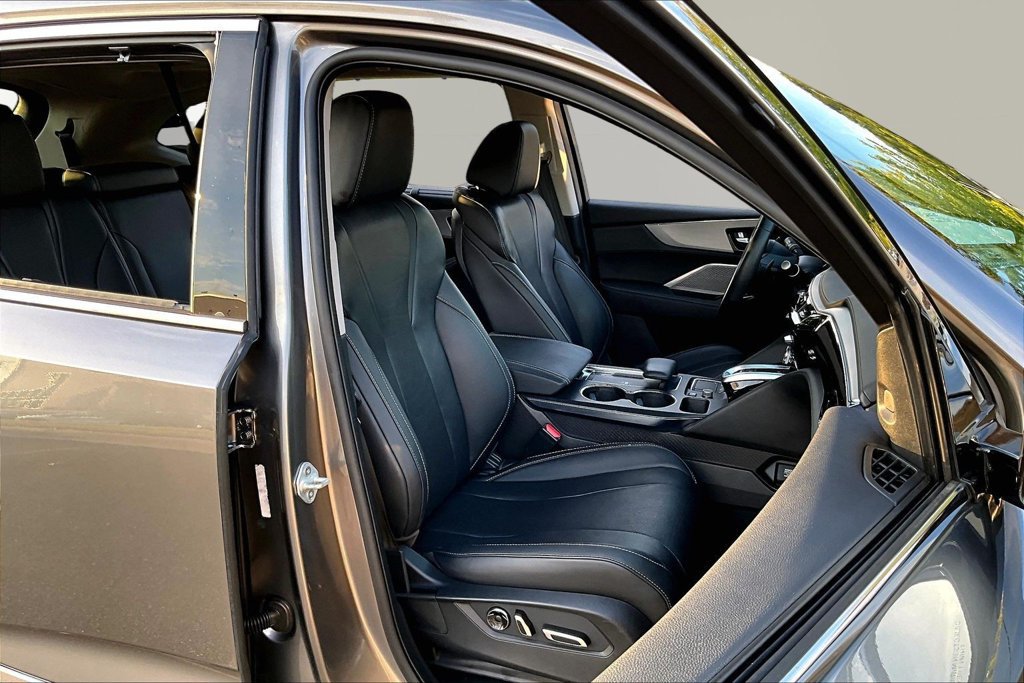 Used 2024 Acura MDX w/ Technology Package FWD image 23