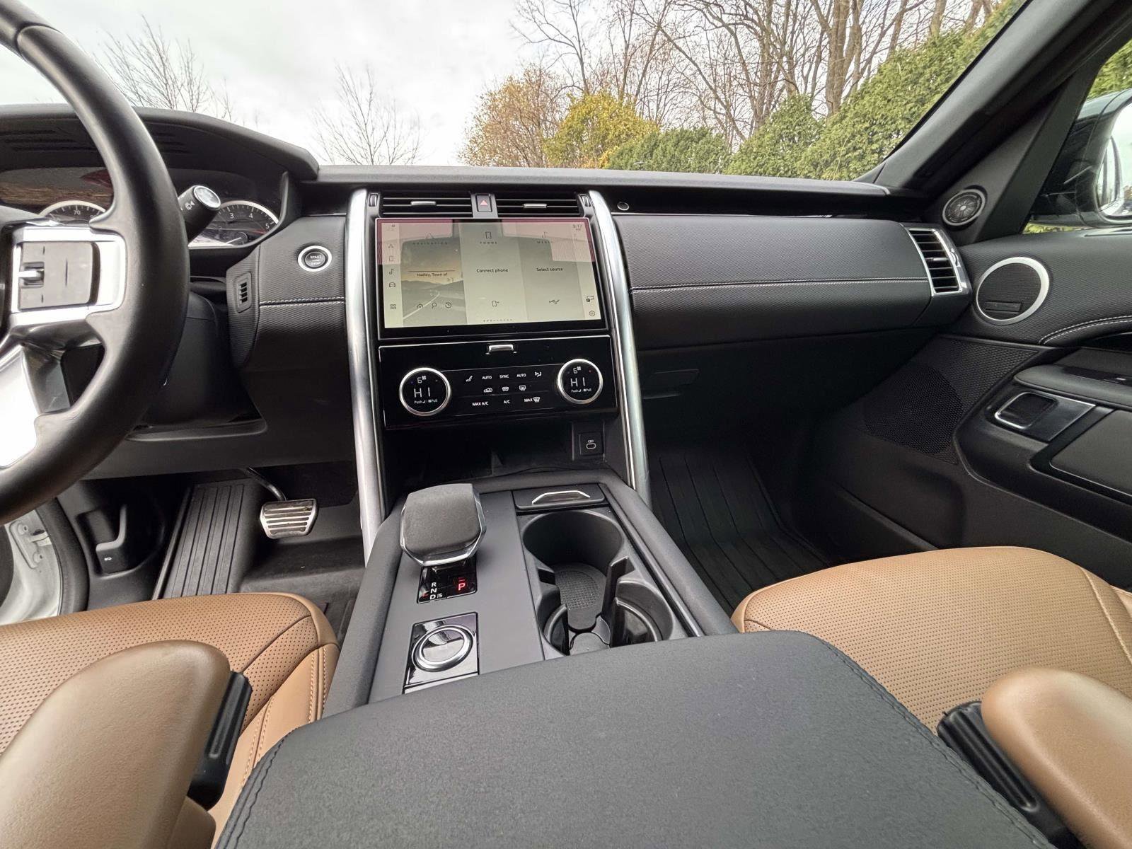 Used 2023 Land Rover Discovery S R-Dynamic image 18