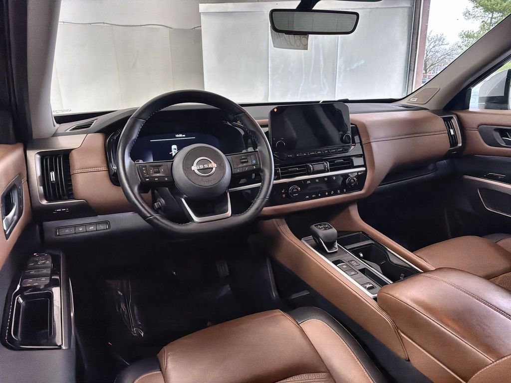 Certified 2025 Nissan Pathfinder Platinum w/ Cargo Package FWD image 21