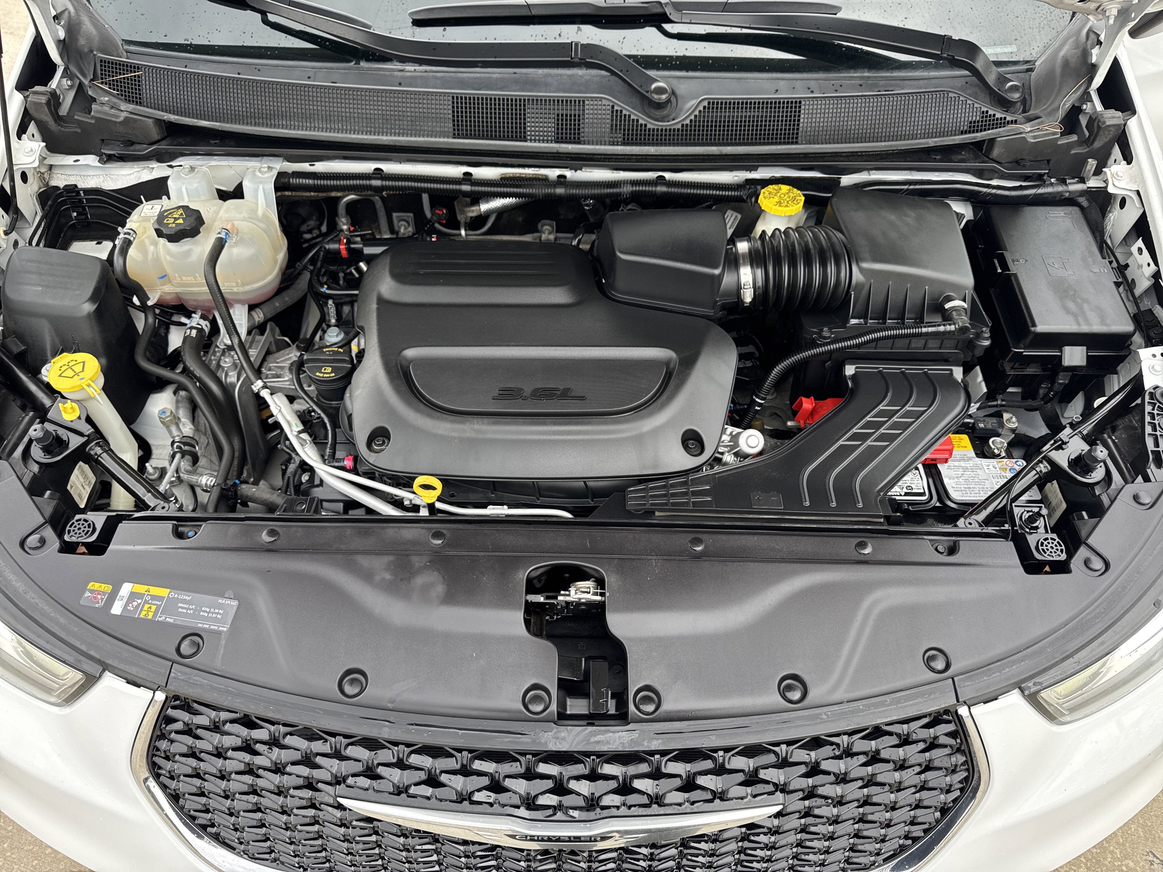 Used 2024 Chrysler Pacifica Touring-L image 32