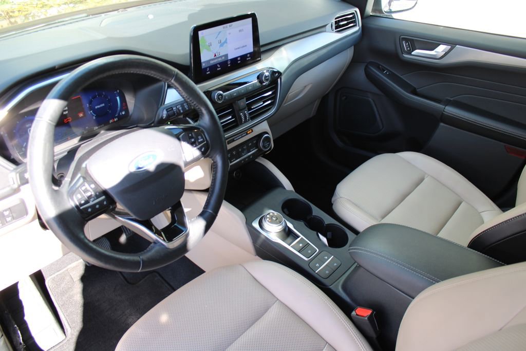 Used 2021 Ford Escape Titanium w/ Class II Trailer Tow Package image 2