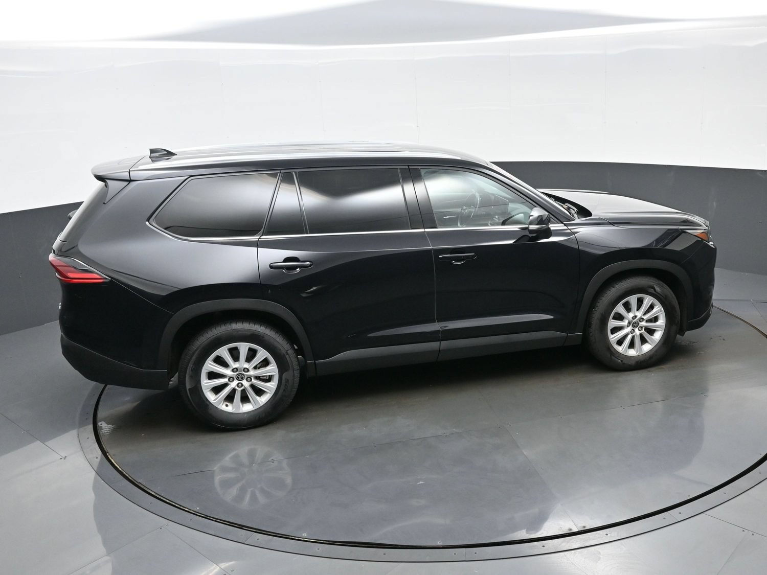 Used 2025 Toyota Grand Highlander AWD image 42