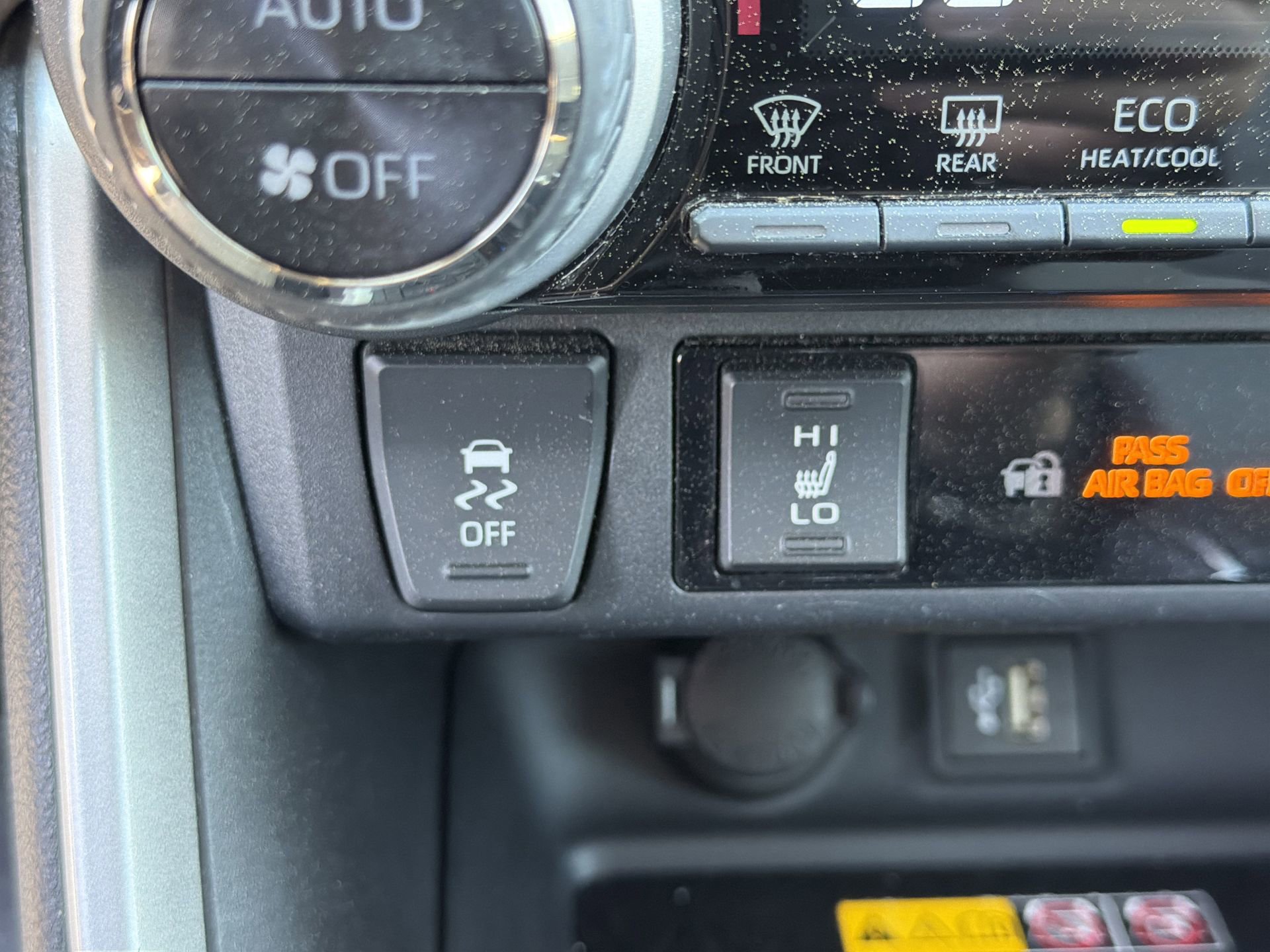 Used 2024 Toyota RAV4 XLE Premium w/ Weather Package AWD/4WD image 9