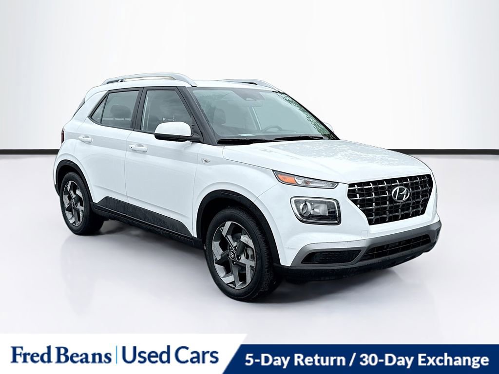 Used 2024 Hyundai Venue SEL FWD image 1