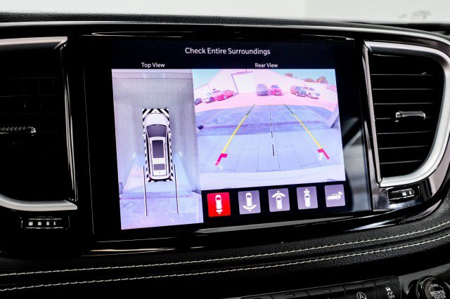 Used 2022 Chrysler Pacifica Limited FWD image 23