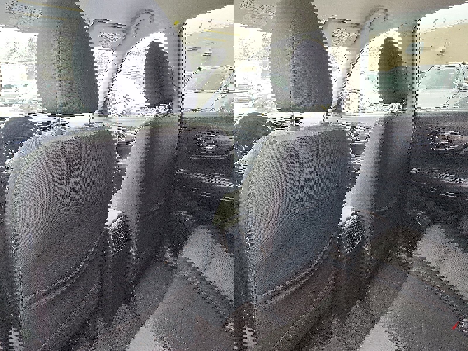 Used 2018 Nissan Rogue SV w/ Premium Package image 24