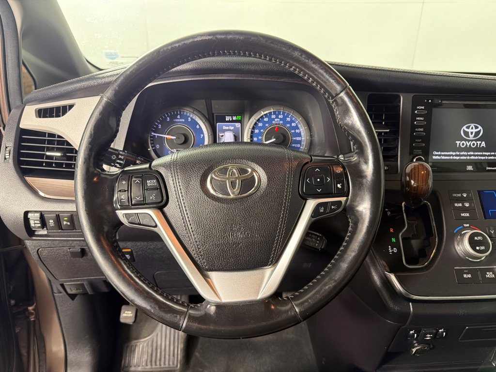 Used 2019 Toyota Sienna Limited FWD image 14