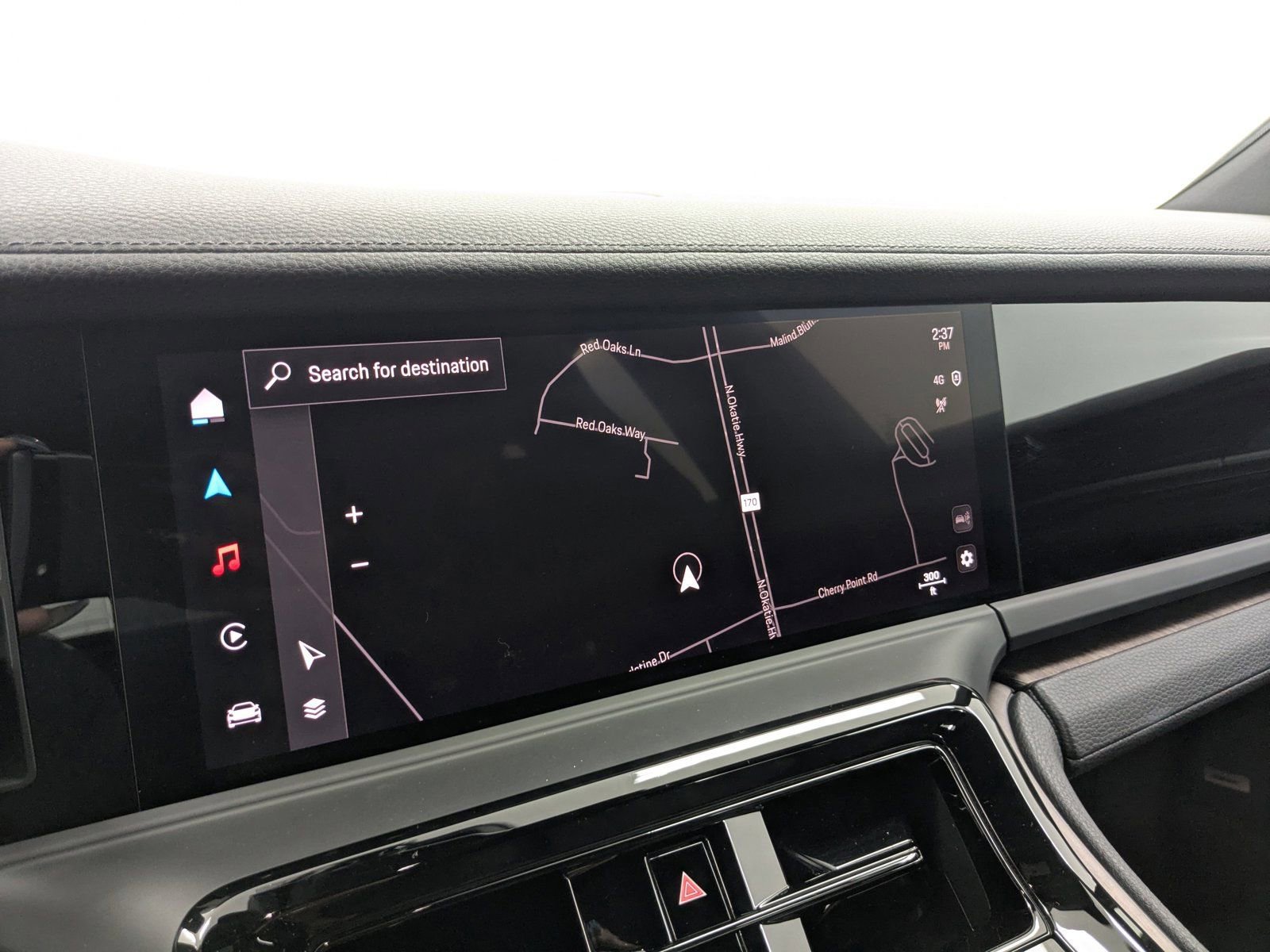 Certified 2025 Porsche Panamera image 17