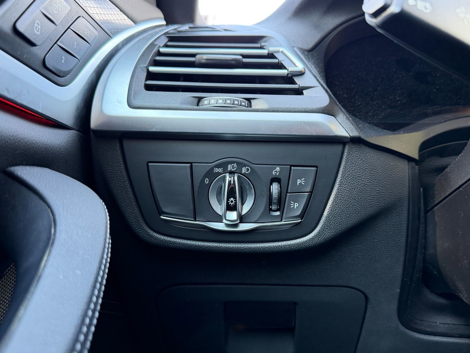 Used 2024 BMW X3 xDrive30i w/ Premium Package image 22