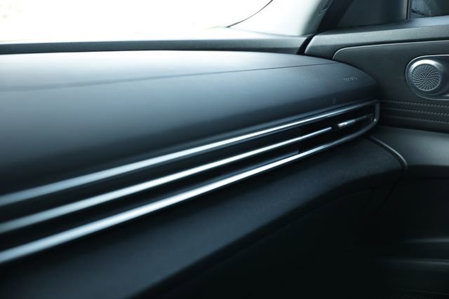 Used 2023 Hyundai Elantra SEL w/ Preferred Accessory Package image 41