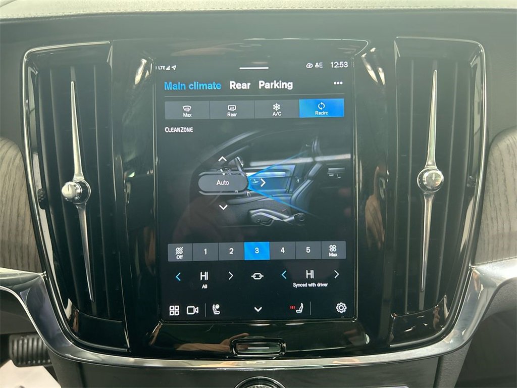 Used 2024 Volvo V90 B6 Cross Country Ultimate image 14