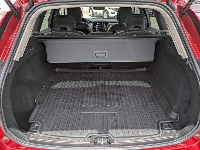 Certified 2023 Volvo XC60 B5 Plus AWD/4WD image 15