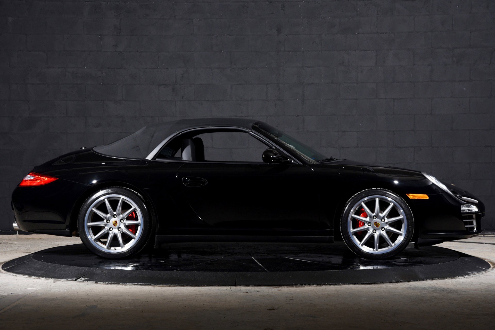Used 2010 Porsche 911 Carrera 4S image 25