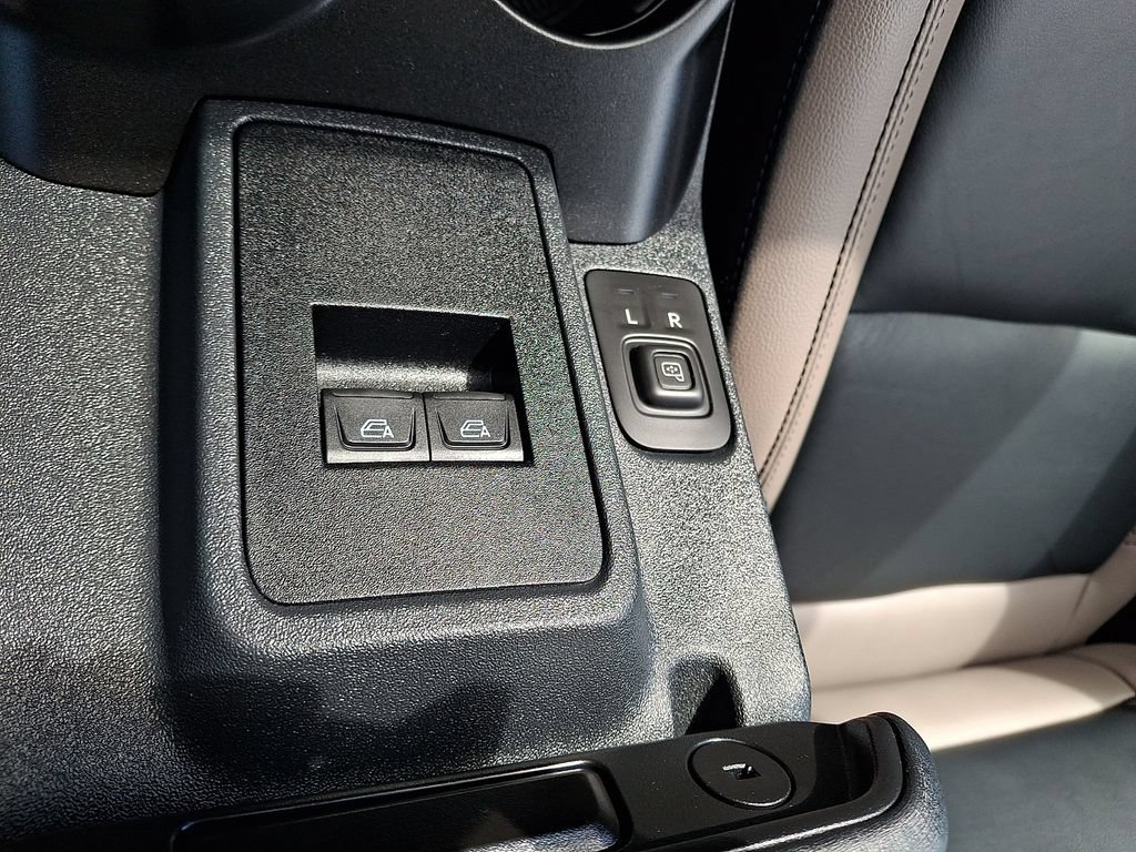 Used 2023 Ford Bronco Wildtrak AWD/4WD image 26