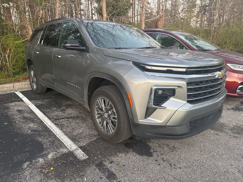 Used 2024 Chevrolet Traverse LT w/ Trailering Package image 6