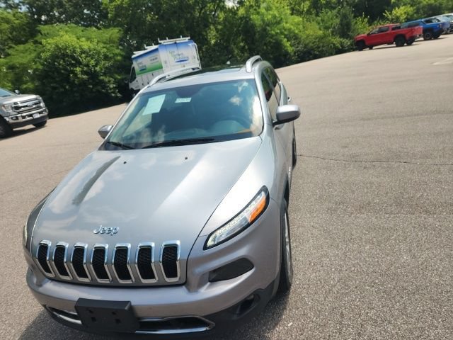 Used 2016 Jeep Cherokee Limited AWD/4WD image 14