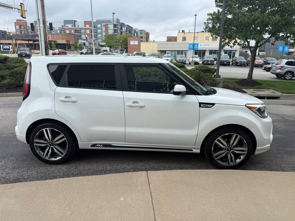 Used 2016 Kia Soul + w/ Soulful Package FWD image 4
