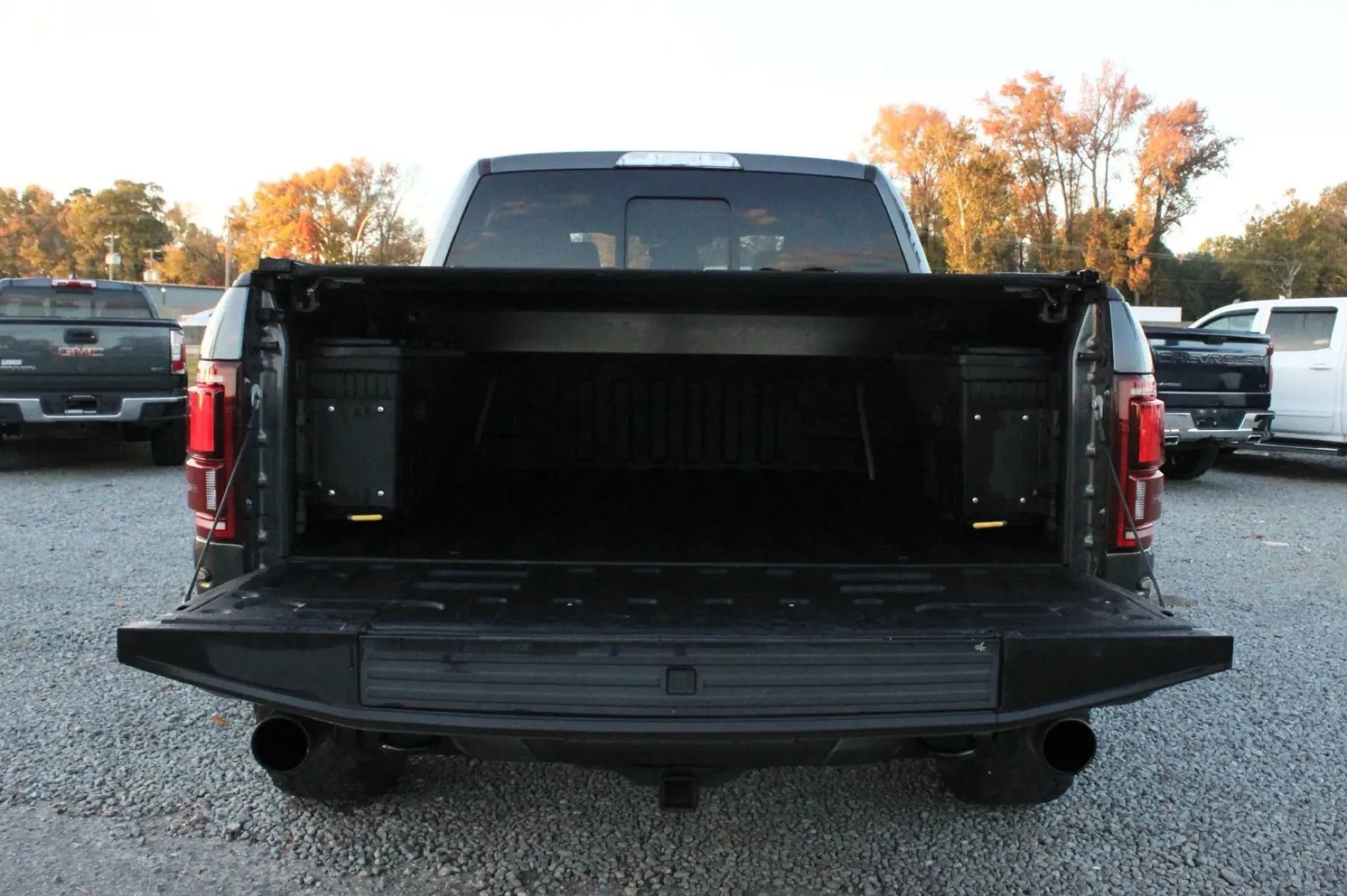Used 2017 Ford F150 Raptor w/ Equipment Group 802A Luxury AWD/4WD image 12