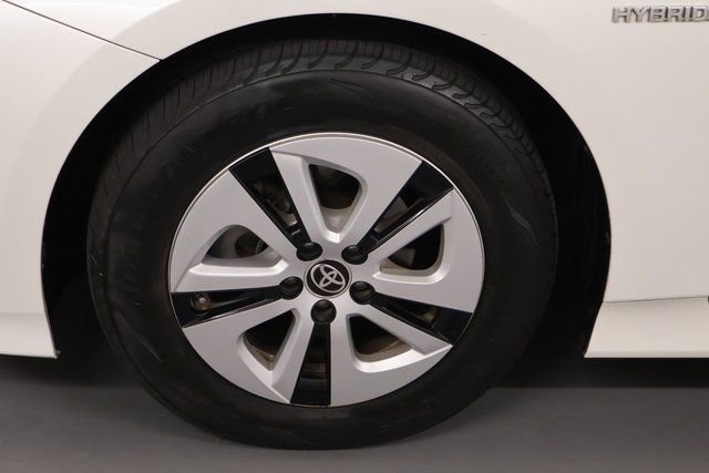 Used 2017 Toyota Prius Three w/ Advanced Technology Package FWD image 7