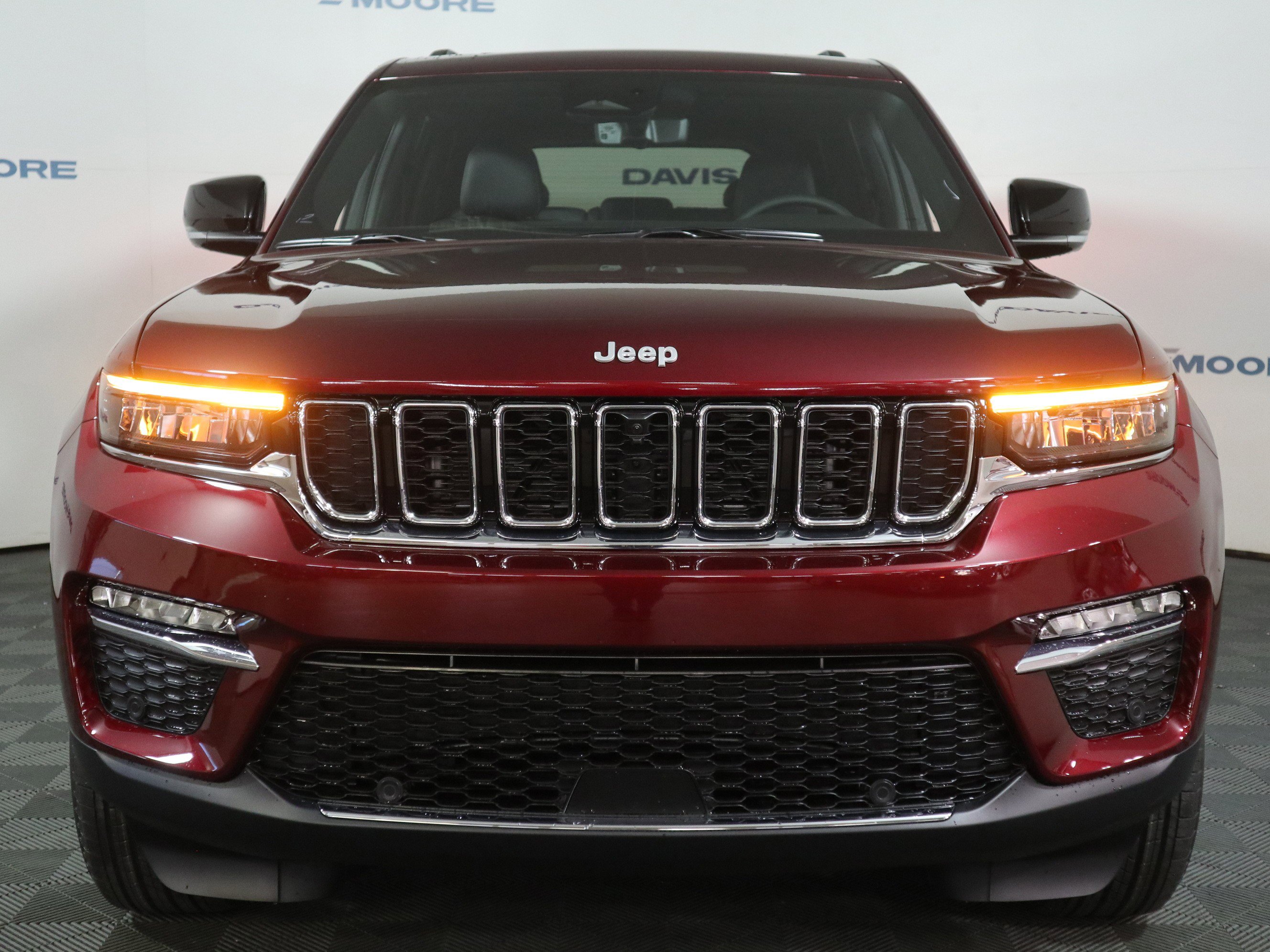 New 2025 Jeep Grand Cherokee Limited w/ Luxury Tech Group II image 13