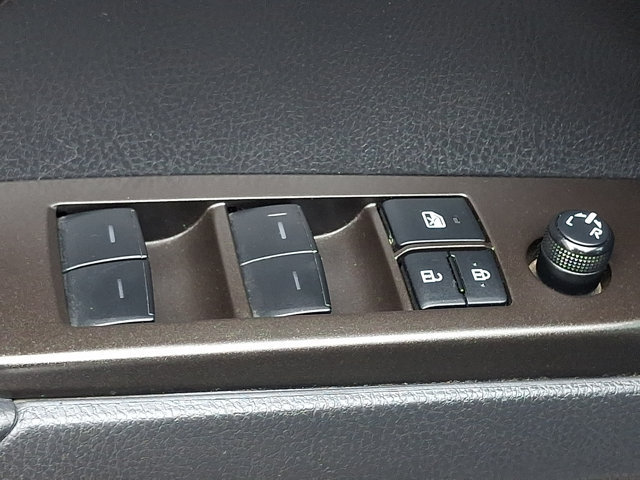 Used 2022 Toyota Camry SE w/ Carpet Mat Package (TMS) FWD image 25