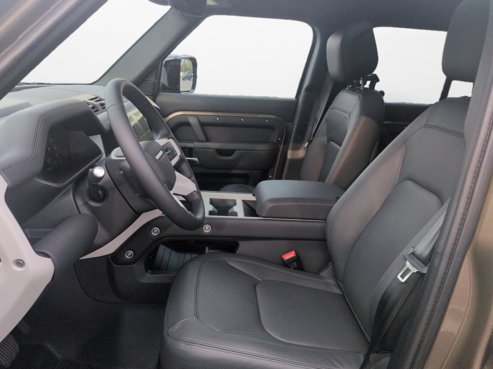 New 2026 Land Rover Defender 110 X-Dynamic SE AWD/4WD image 9