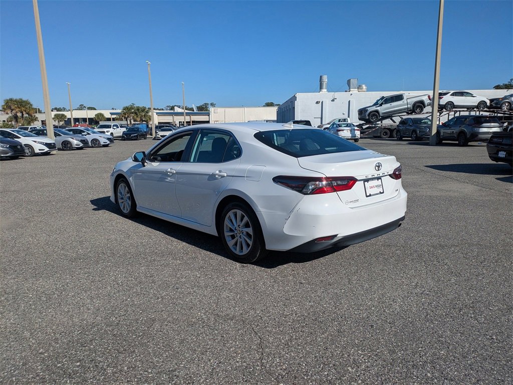 Used 2024 Toyota Camry LE image 5