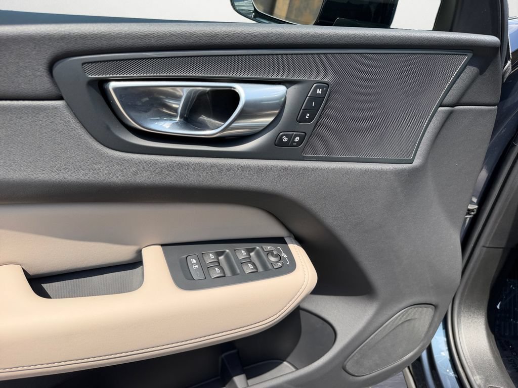Certified 2026 Volvo XC60 B5 Plus w/ Climate Package AWD/4WD image 15