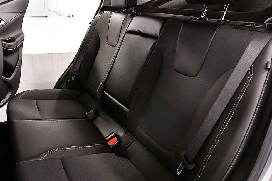 Used 2023 Buick Encore GX Select w/ Sport Touring Package FWD image 29