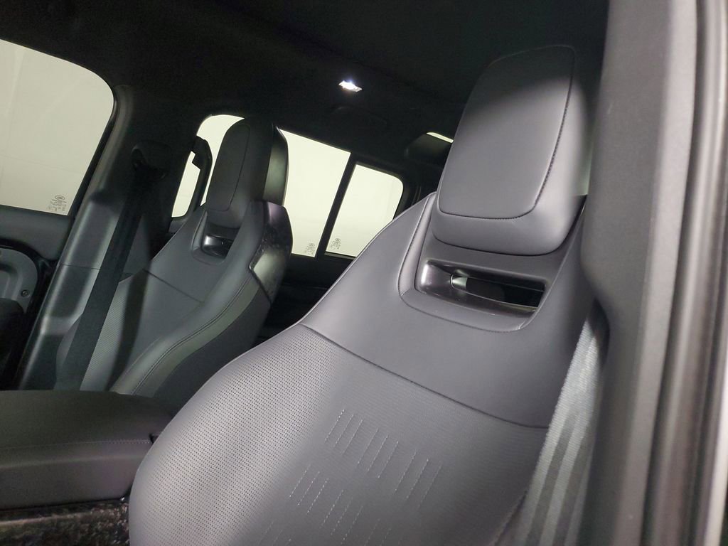 Used 2026 Land Rover Defender 110 AWD/4WD image 21
