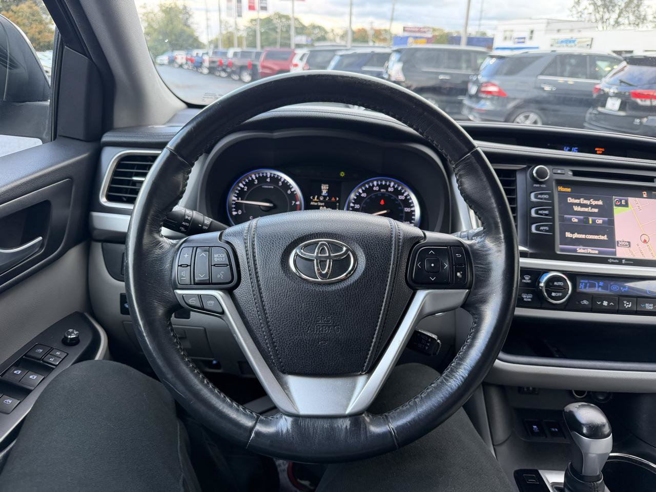 Used 2014 Toyota Highlander XLE AWD/4WD image 18