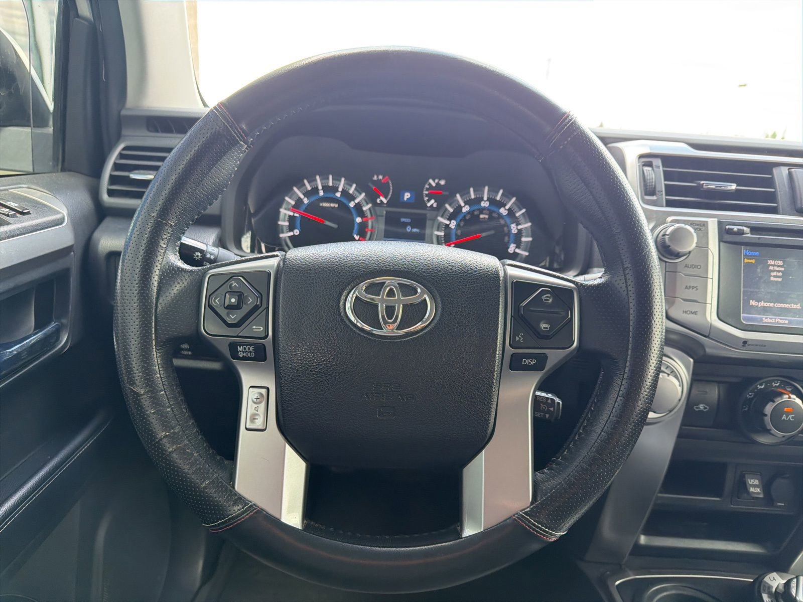 Used 2018 Toyota 4Runner SR5 AWD/4WD image 11