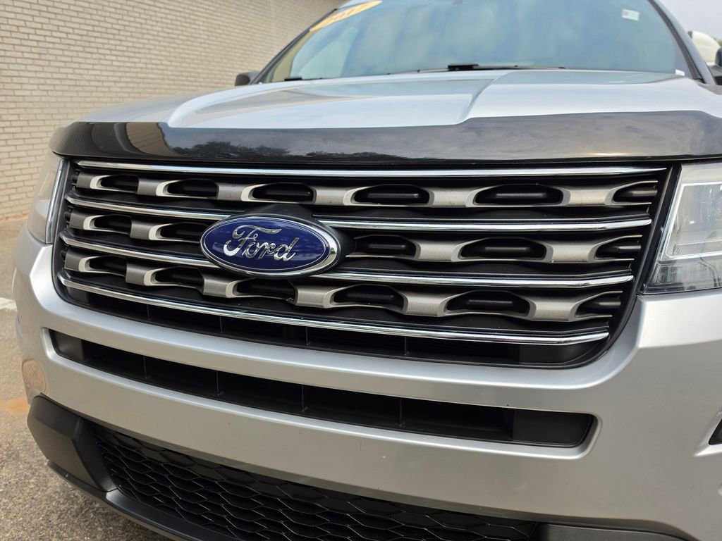 Used 2017 Ford Explorer FWD image 18