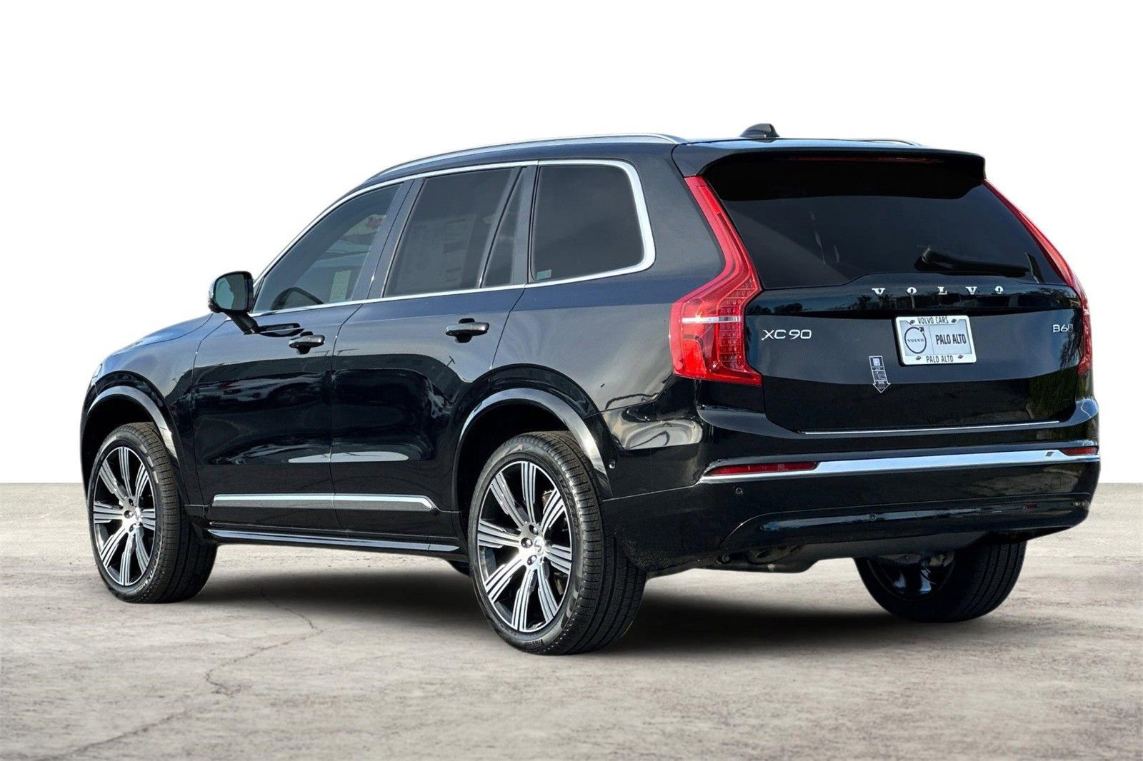 Certified 2025 Volvo XC90 B6 Plus w/ Protection Package Premier AWD/4WD image 7