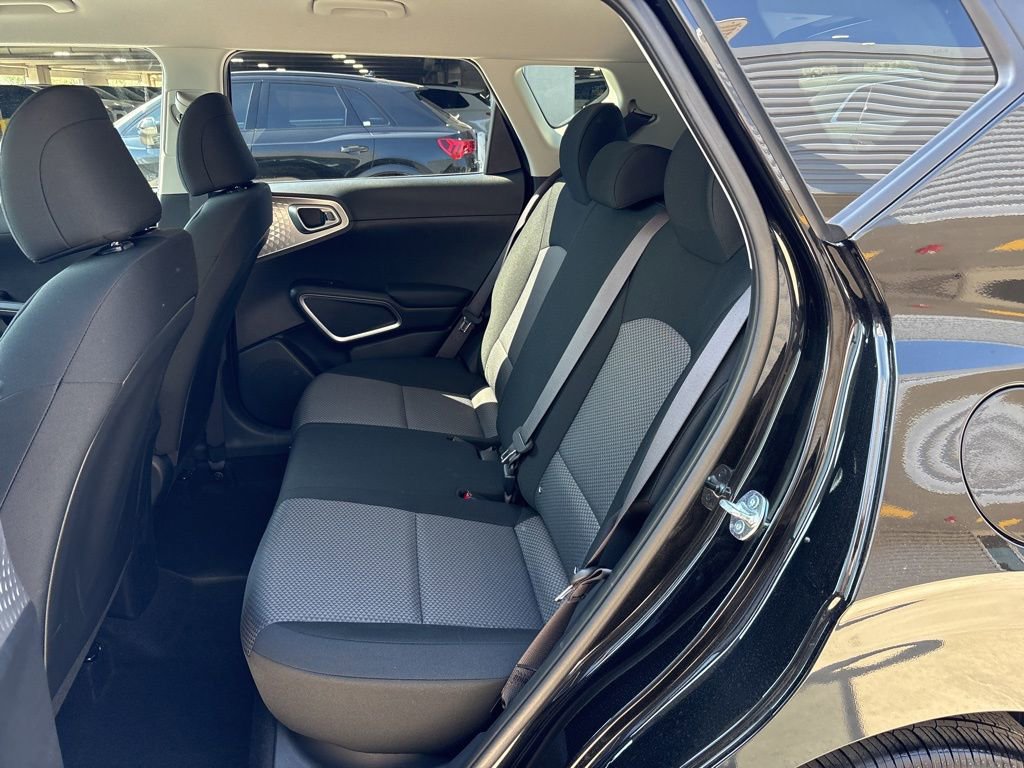 Used 2025 Kia Soul S image 14