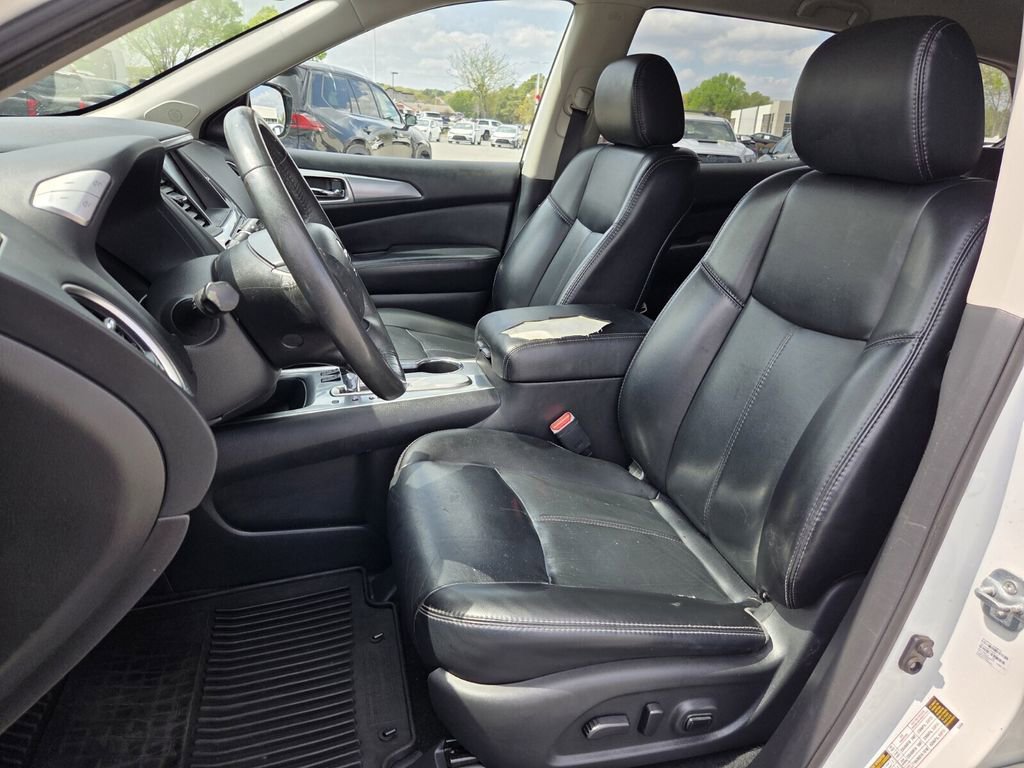 Used 2017 Nissan Pathfinder SL w/ SL Tech Package image 5