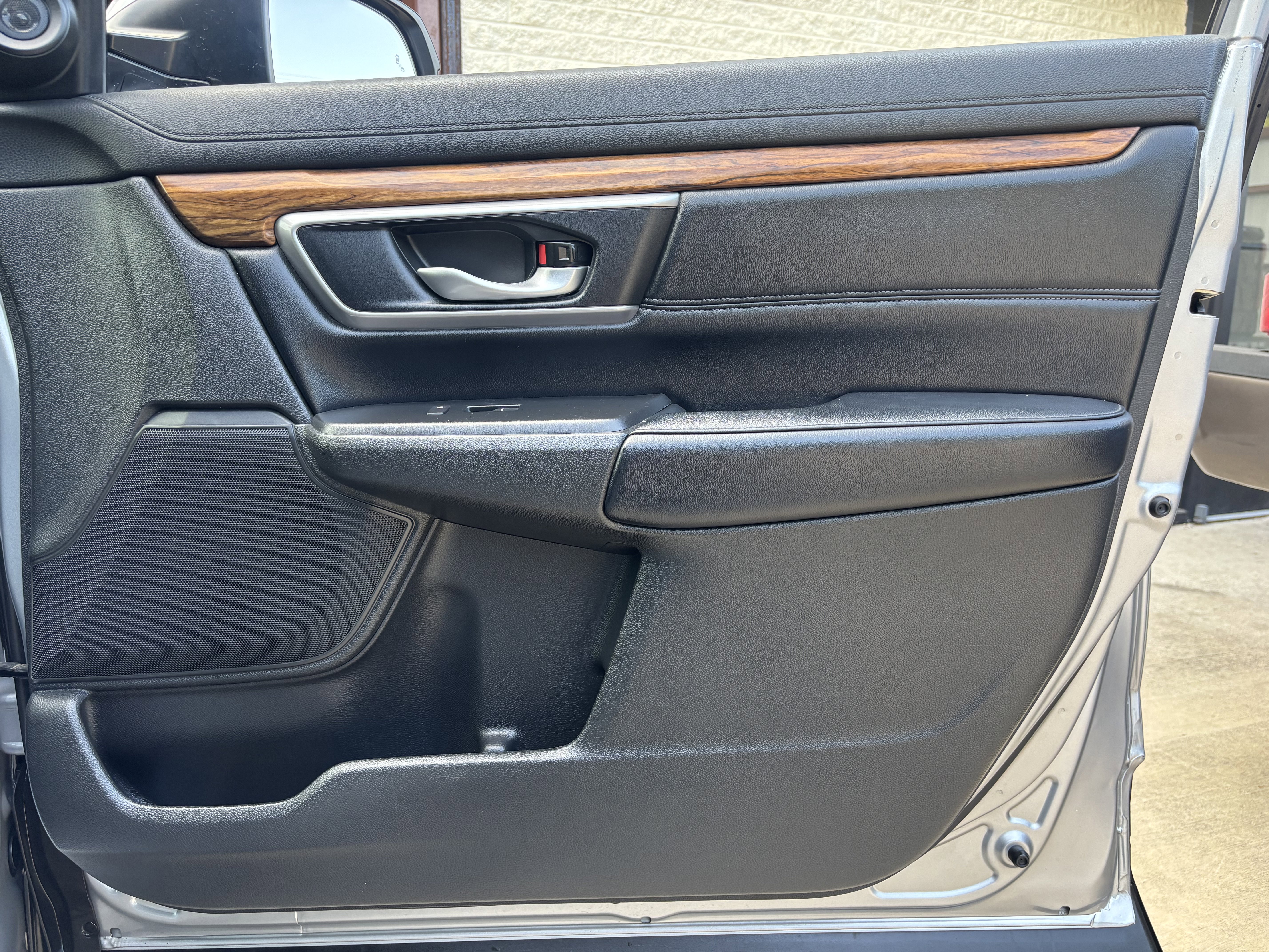 Used 2018 Honda CR-V Touring image 47