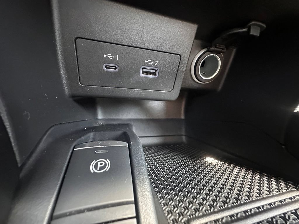Certified 2022 Nissan Kicks SV FWD image 26