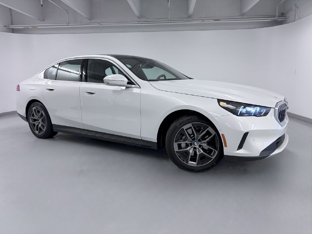 Used 2026 BMW 530i xDrive w/ Executive Package AWD/4WD image 8