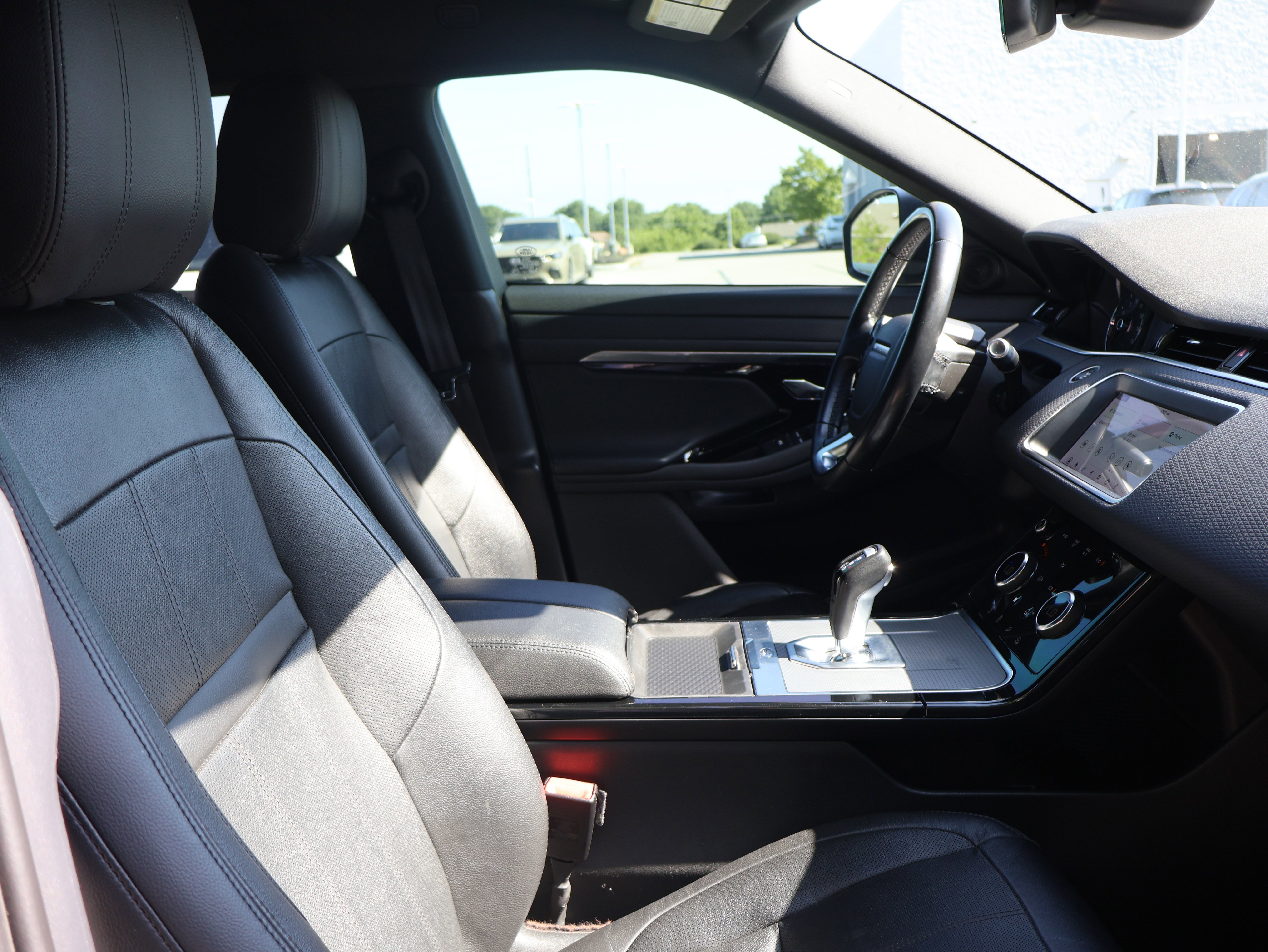 Used 2020 Land Rover Range Rover Evoque S AWD/4WD image 8