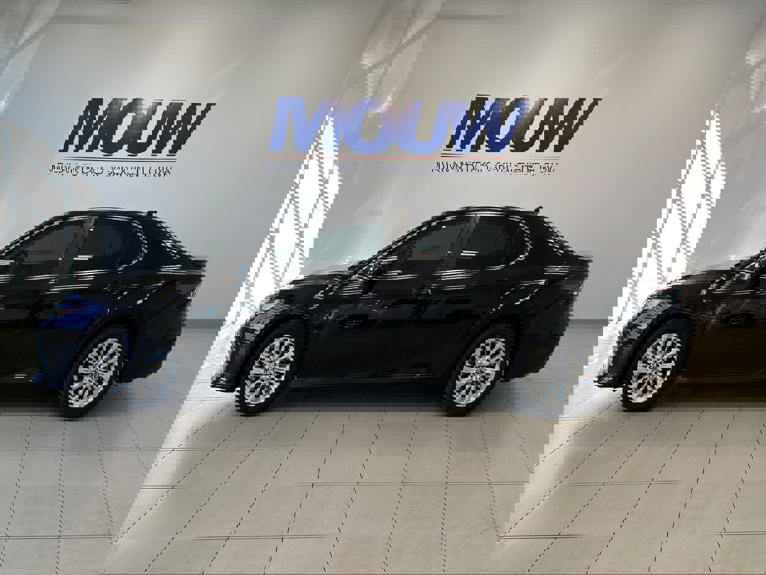 Used 2023 Toyota Camry LE image 1