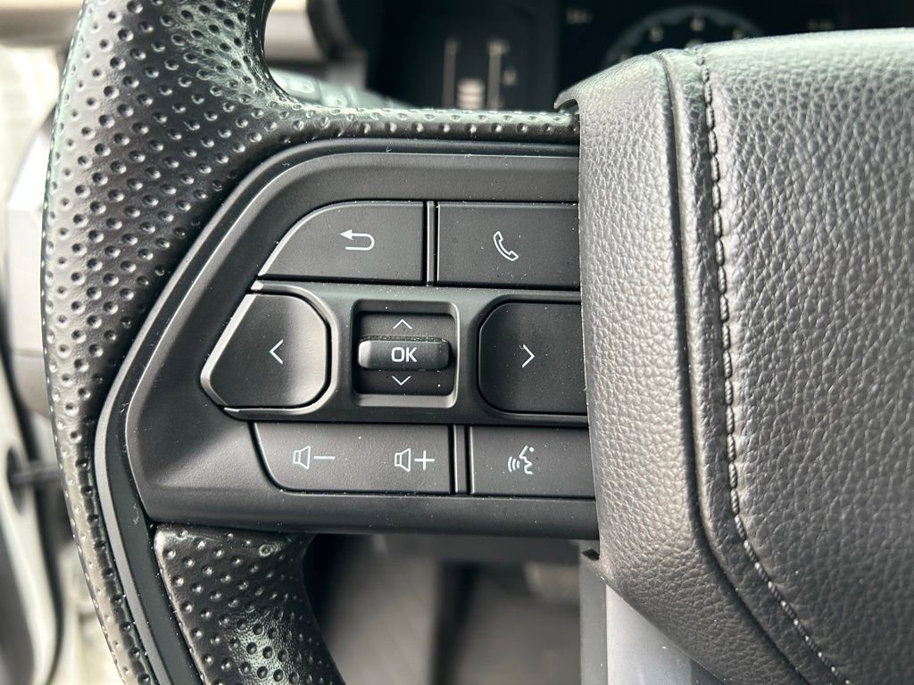 Used 2026 Toyota Tacoma SR5 AWD/4WD image 12